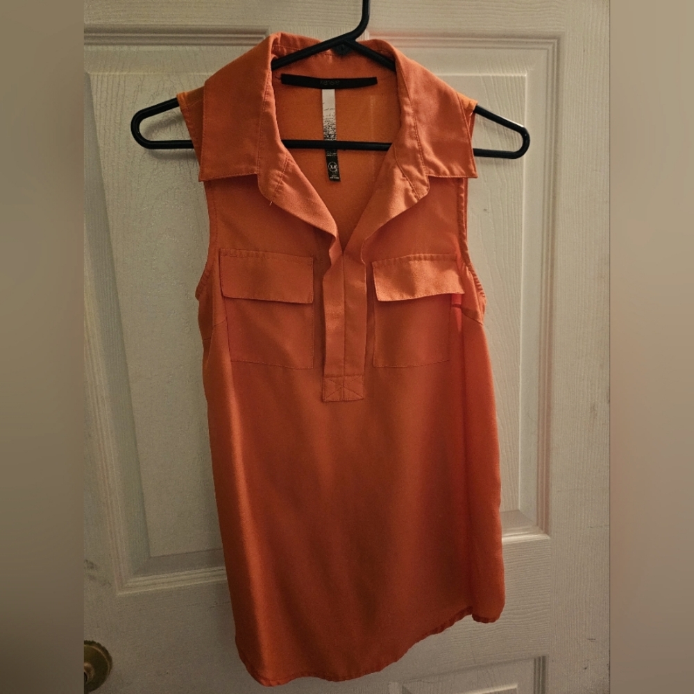 Kensie Sleevless blouse